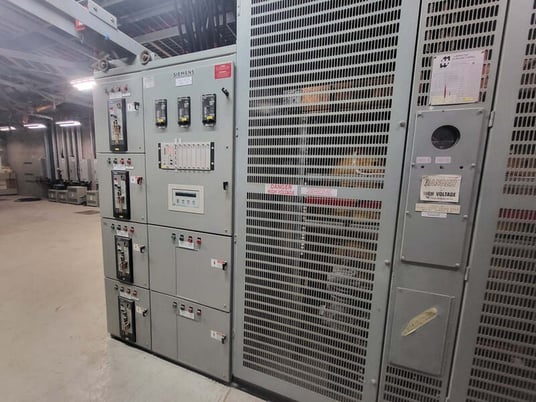 6000/9000 KVA 13800 Primary, 600Y/347 Secondary, Siemens, transformer w/switchgear unit - Image 1