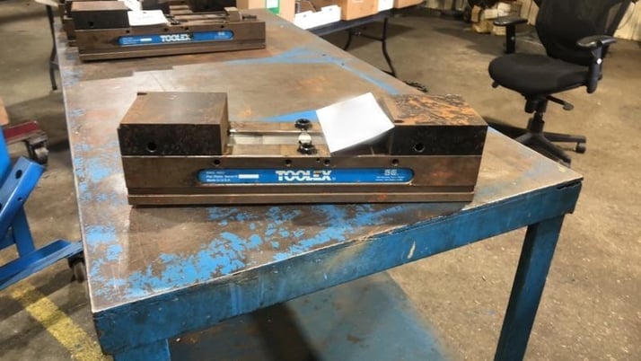 Toolex #RES-4002, Double Station Vise, 4" Size - Image 3