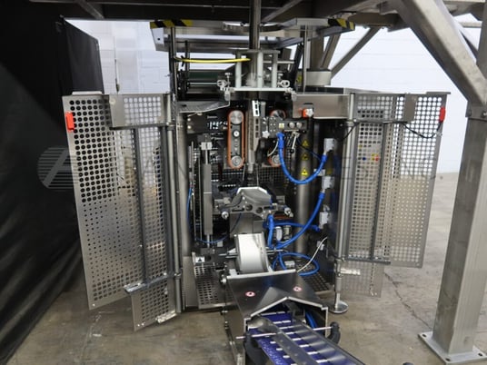 Ilapak #VT6000S, form & fill liquid machin, 210 Poches/min., 9" W x 19-3/4" L Capacity, 12" Outfeed Conveyor - Image 3
