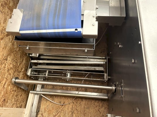 Redpack #NTS, Flow Wrapper, 10' Infeed, Herma 500 Label Applicator, 2021 - Image 4