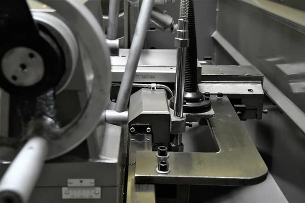 16" x 60" GMC #GML-1660HD, Gap Bed Metal Lathe w/2-Axis digital read out, 2.06" Spindle bore, 10-25" guideway - Image 7