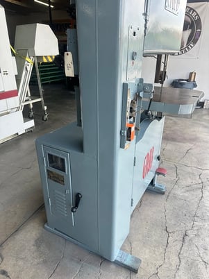 24" x 12" Grob #NS-24, Vertical Band Saw, 28" x 24" Table, 1/16" - 1" Blade width, 50-2030 FPM, 1 HP, 220 V - Image 2
