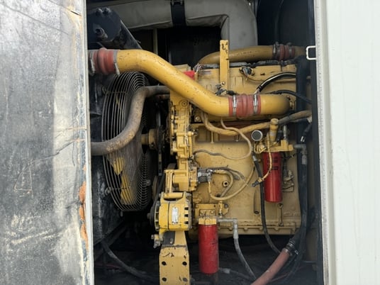365 KW Caterpillar #3456, Diesel Generator, 1800 RPM, 0 Hours, 480 Volts, 2001 - Image 2