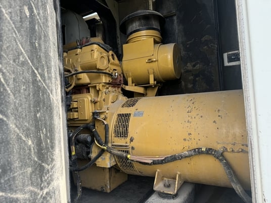 365 KW Caterpillar #3456, Diesel Generator, 1800 RPM, 0 Hours, 480 Volts, 2001 - Image 3