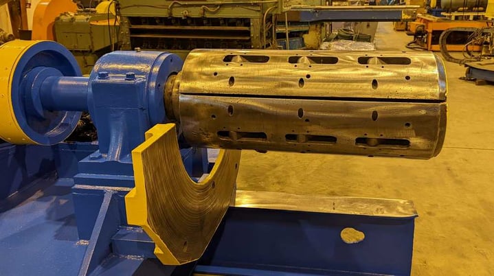 10000 lb. Stamco, Uncoiler, 20" ID w/ Pads, 4" Segment Mandrel, 33" Face Mandrel, 48" Passline, 70" O.D. - Image 4