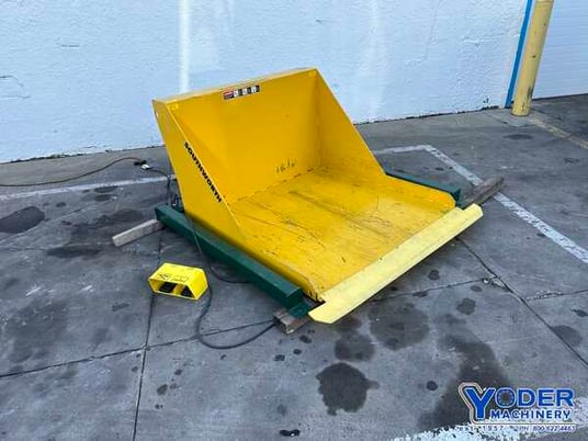 Southworth #TLZTU2-85, 2000 lb., 110 V., electric foot pedal container tilter, 1 phase, 1 HP, 2013 - Image 1