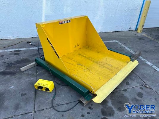 Southworth #TLZTU2-85, 2000 lb., 110 V., electric foot pedal container tilter, 1 phase, 1 HP, 2013 - Image 2