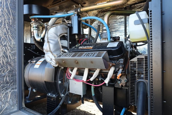 150 KW Generac #SG150, liquid propane, 480 Volts, 60 Hz, 3-phase, enclosed generator - Image 3