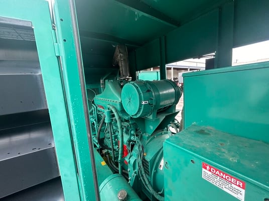 250 KW Cummins #QSK19G, Natural gas generator set, 277/480 Volts, 3-Phase - Image 4