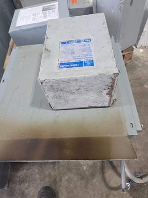 3 KVA 240/480 Primary, 120/240 Secondary, General Electric #9T51B13, Single Phase Transformer - Image 5