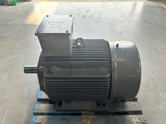 70/50 KW 1775/885 RPM Siemens, TEFC, 460 Volts, 70/50KW, 3PH 460V 280M, rebuilt - Image 4
