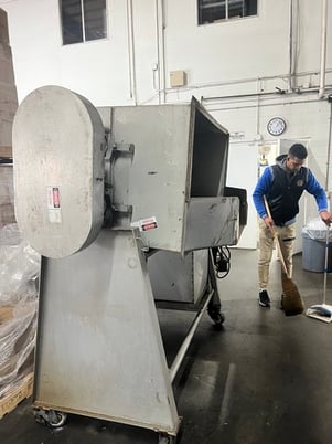 233 cu.ft. M. Rebizzo & Company, 1500 lb capacity, Dual Shaft, Tilt Trough - Image 4