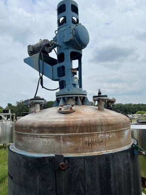 600 gallon Stainless Steel jacketed mix tank, 60" dia. x 54" straight side, top center mounted agitator - Image 5