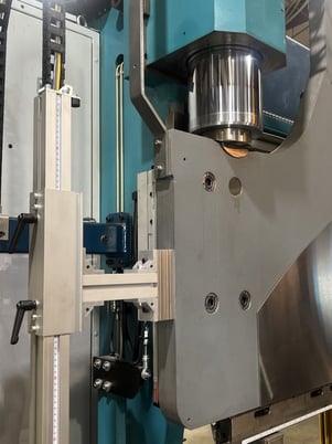 143 Ton, Pullmax Ursviken #OptiFlex-130, hydraulic, 8.6' OA, DNC control, 2001 - Image 3