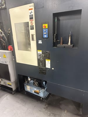 Makino #A61, 4-Axis CNC horizontal machining center, 19.7" x 19.7" Pallet Capacity, 28.7" X, 25.6" Y, 28.7" - Image 8