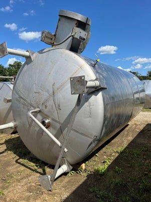 4000 gallon Stainless Steel mix tank, side bottom entering agitator, dish top & bottom, mounted on legs - Image 4