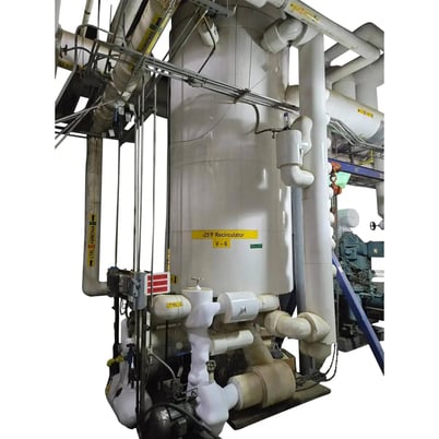 2155 gallons, FES, vertical ammonia recirculator, 60" diameter x 196" L capacity, 150 psi @ 650&deg;F, 1995 - Image 1