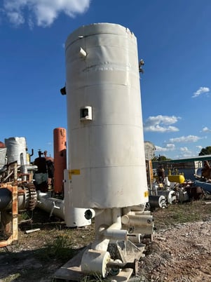 2155 gallons, FES, vertical ammonia recirculator, 60" diameter x 196" L capacity, 150 psi @ 650&deg;F, 1995 - Image 5