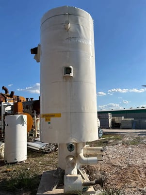 2155 gallons, FES, vertical ammonia recirculator, 60" diameter x 196" L capacity, 150 psi @ 650&deg;F, 1995 - Image 6