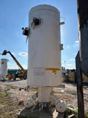 2155 gallons, FES, vertical ammonia recirculator, 60" diameter x 196" L capacity, 150 psi @ 650&deg;F, 1995 - Image 7