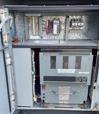 400 Amps, Toshiba, 4160 Volts medium voltage starter - Image 1