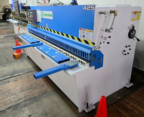 .157" x 10' LongBow #QC11Y-42500, Hydraulic Shear, 1.64' Back Gauge, 2023 - Image 3
