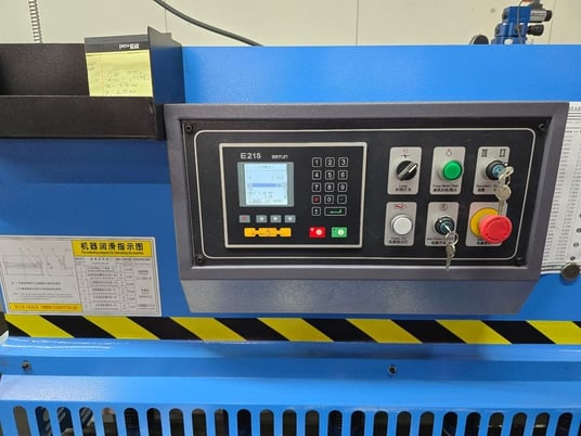 .157" x 10' LongBow #QC11Y-42500, Hydraulic Shear, 1.64' Back Gauge, 2023 - Image 8