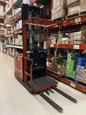 Order Picker, Prime Mover #OE35, 3000 lb. capacity, 2007, OE35 - Image 2