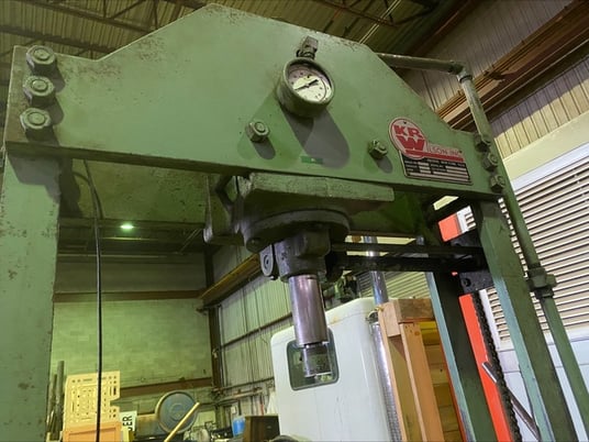50 Ton, Wilson, H-Frame Hydraulic Press, 31" Interior width, 67" bed to ram nose, 102" overall height, 12 - Image 3