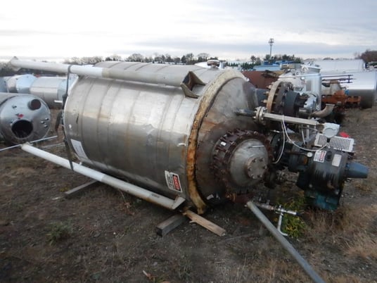 1000 gallon Brighton, 316L Stainless Steel reactor, 200 psi/FV internal, 182 psi jacketed, mounted on legs - Image 8