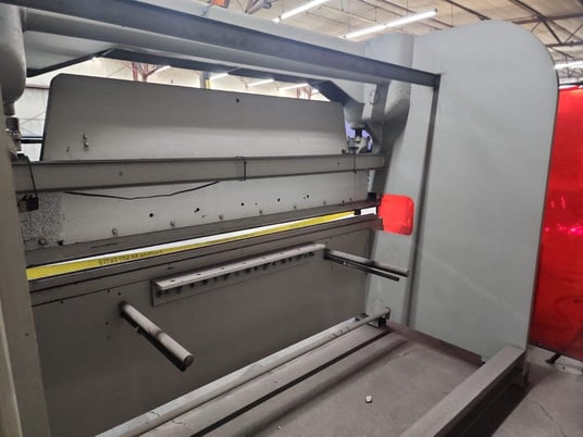 90 Ton, Dreis & Krump #8L10, Mechanical Press Brake, 10' overall, 102" between housing, 3" stroke, 40 SPM - Image 3