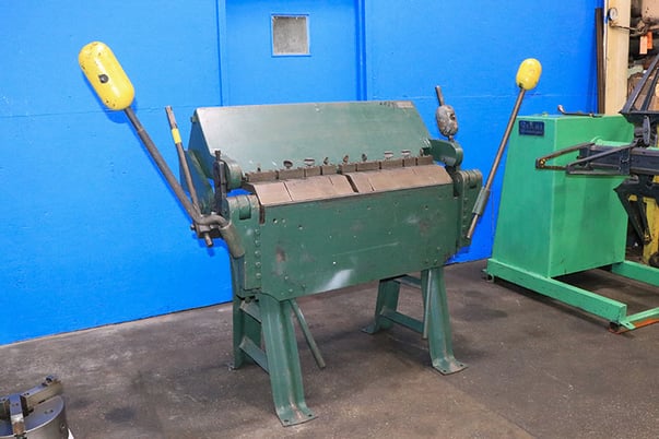 12 gauge x 3' Dries & Krump Chicago #L30, finger box & pan brake, counterbalances - Image 3