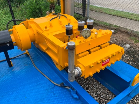 10000 psi @ 84 GPM, Gardner Denver #TX450SB, waterblaster, oilfield pumper - Image 1