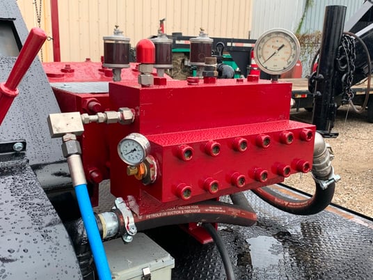 30 GPM @ 15000 psi, Gardner Denver #TY375M, hydrotest trailer - Image 2