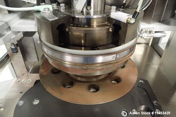 Kilian #T100, rotary tablet press, 9 station, 16mm tablet diameter, 1997 - Image 7