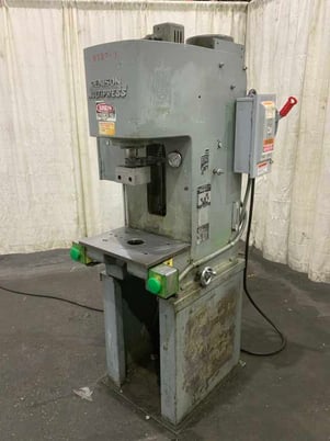 6 Ton, Denison #RO65LC264FSD266D210A12220, hydraulic C-frame press, 10" stroke, 5 HP - Image 2
