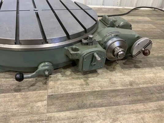 30" Pratt & Whitney #30, power rotary table, 1/4 HP, 7 parallel T-slots - Image 9