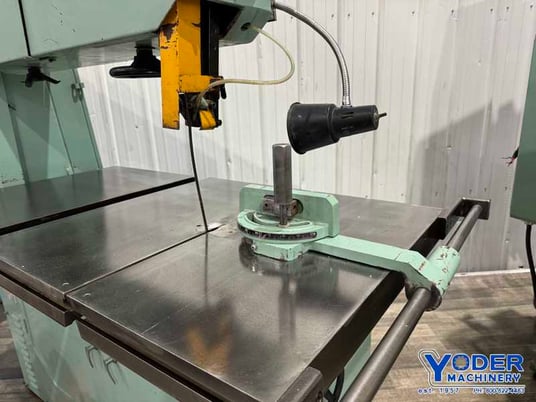 40" x 12" W.F. Wells #V4012, vertical band saw, 29" x27" table area, 4 speed transmission - Image 2