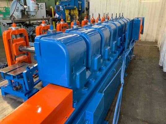 9 Stand, Yoder #M-2, rollformer, 2" spindle diameter, 15" roll space, entry guide, 20 HP - Image 2
