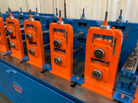 9 Stand, Yoder #M-2, rollformer, 2" spindle diameter, 15" roll space, entry guide, 20 HP - Image 5