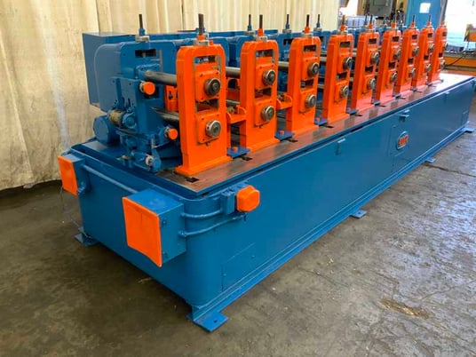 9 Stand, Yoder #M-2, rollformer, 2" spindle diameter, 15" roll space, entry guide, 20 HP - Image 7