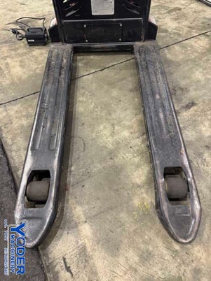3300 lb. Pallet jack, Vestil #EPT, electric, 24 V., serial #MIBA00690, 2022 - Image 6