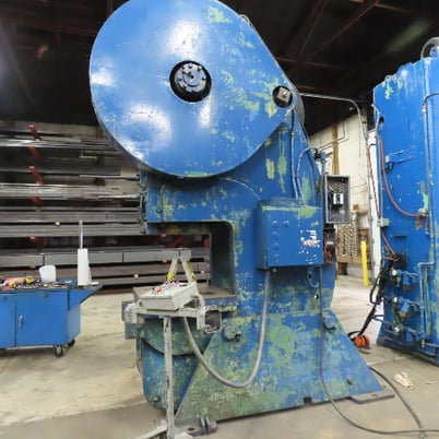 105 Ton, Verson #7-1/2, OBI mechanical punch press, 8" stroke, 18" Shut Height, 230/460 V. 3 Ph - Image 2