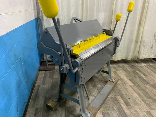 16 gauge x 6' Chicago Dreis & Krump, apron brake, 37" bending height, manual clamping - Image 2