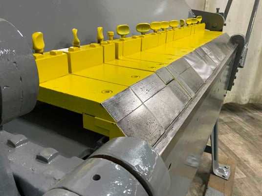 16 gauge x 6' Chicago Dreis & Krump, apron brake, 37" bending height, manual clamping - Image 3