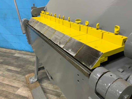 16 gauge x 6' Chicago Dreis & Krump, apron brake, 37" bending height, manual clamping - Image 4
