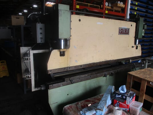 80 Ton, Loire, hydraulic press brake w/ dies, 10' overall - Image 6
