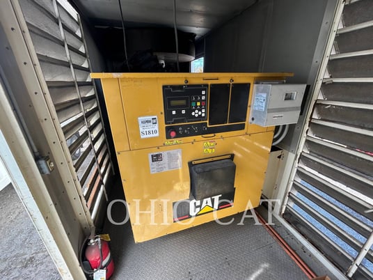 1000 KW Caterpillar APS1000, Mobile Generator Set, Diesel, 1800 RPM, 480V, 4648 hours, 2006 - Image 3