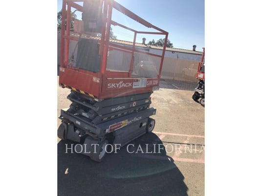 Skyjack, Inc. SCISSOR 19, Lift Scissor, 910 hours, S/N: 22076108, 2015 - Image 3