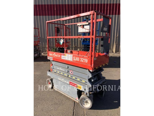 Skyjack, Inc. SCISSOR 19, Lift Scissor, 910 hours, S/N: 22076108, 2015 - Image 4